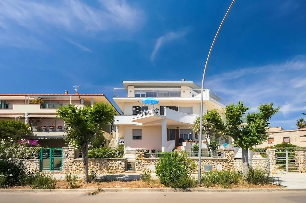 Jana'S Flat - Seafront Apartment Fertilia Italy