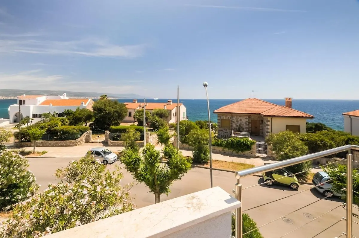 Jana'S Flat - Seafront Apartment Fertilia